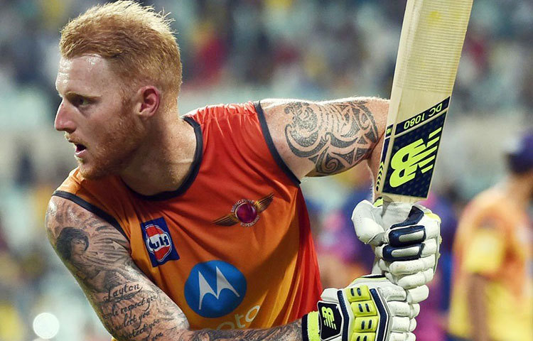 বেন স্টোকস : আইপিএলের সবচেয়ে দামি ক্রিকেটার। ব্যাট এবং বলে একাই দলকে টেনে নিয়ে যাওয়ার ক্ষমতা রাখেন। রাইজিং পুনের হয়ে গত আইপিএলে ১২ ম্যাচে ৩১৬ রান করেছিলেন। স্ট্রাইক রেট ১৪৩। মাত্র ৭.১৮ গড়ে ১২টি উইকেটও নিয়েছিলেন।