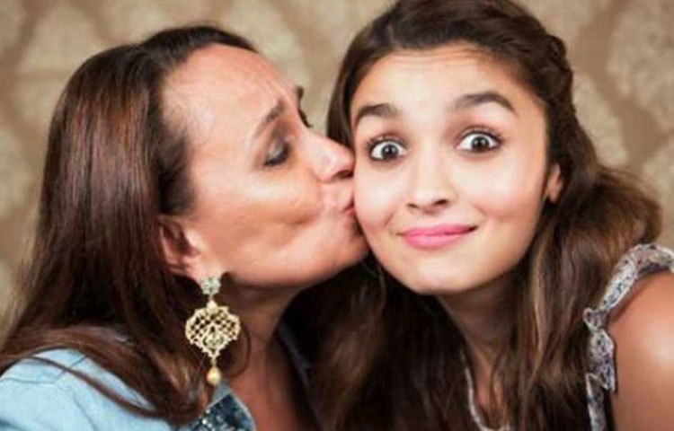 সোনি রাজদান ও আলিয়া ভাট।