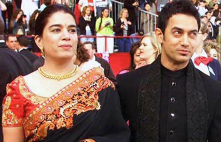 আমির খান-রীনা দত্ত : ভালবাসার সম্পর্ক ১৯৮৬ সালে পরিণতি পায়। কিন্তু, ২০০২ সালে বিচ্ছেদ হয়ে যায় এই জুটির। শোনা গিয়েছে,‘মিস্টার পারফেকশনিস্ট’-এর সঙ্গে নাকি মতের মিল হচ্ছিল না রীনার। তা ছাড়া, কিরণ রাওয়ের সঙ্গে ঘনিষ্ঠতাও সম্পর্কে ভাঙনের অন্যতম কারণ বলে মনে করা হয়।