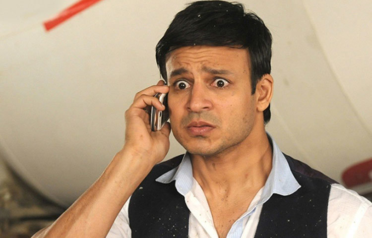 বিবেক ওবেরয় : রাজেশ খান্নার মতো বদমেজাজ নয়, ফারদিনের মতো ড্রাগ-কাণ্ডও নয়। শোনা যায়, বিবেকের ক্যারিয়ার নষ্ট হওয়ার পিছনে রয়েছে তারই ডাকা একটি সাংবাদিক সম্মেলন। ঐশ্বর্যর সঙ্গে সম্পর্ক গড়ে ওঠার পর সালমান খান এক রাতে তাকে ৪১ বার ফোন করে খুনের হুমকি দিয়েছিলেন। সাংবাদিককের সামনে এটাই জানিয়েছিলেন বিবেক।