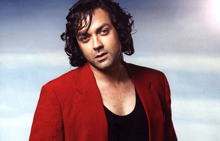 ববি দেওল : আপাত ভদ্রলোক ববির সমস্যা আবার ভিন্ন। বড্ড সময়জ্ঞানের অভাব ছিল তার। আর সে কারণেই পরিচালকরা তাকে অপছন্দ করতে শুরু করেন। ক্যারিয়ার শেষ হয়ে যায়। তবে নতুন করে ফিল্মে ঘুরে দাঁড়াতে চান বলি। সম্প্রতি একটি সাক্ষাৎকারে তিনি জানিয়েছেন, এ সমস্ত অপবাদও তিনি মুছে ফেলতে চান।