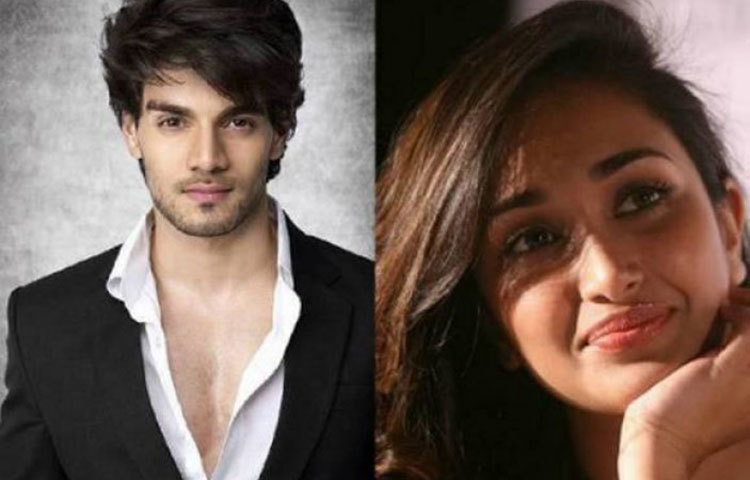 আদিত্য পাঞ্চলির ছেলে সুরজের বলিউডে গডফাদার সালমান খান। কিন্তু একটাও ছবি করার আগে অভিনেত্রী জিয়া খানের আত্মহত্যার দায় তার ওপর এসে পড়ে। আত্মহত্যায় প্ররোচনার অভিযোগে কিছুদিন জেলে কাটান তিনিও। জামিন পেয়ে গেলেও এই মামলার ফয়সালা এখনও হয়নি।