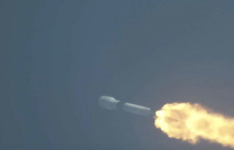 দেশের প্রথম এ কৃত্রিম উপগ্রহ উৎক্ষেপণের মধ্য দিয়ে টেলিযোগাযোগ ও সম্প্রচারে নতুন যুগের সূচনা হলো।