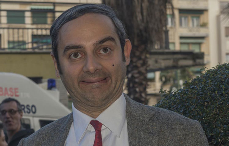 খুব নম্র-ভদ্র, বিনয়ী, হাবাগোবা ছেলের প্রতি মেয়েদের ঝোঁক সাধারণত কমই থাকে।