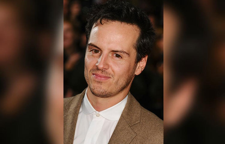 যেসব ছেলেরা ‘সাইকোপ্যাথে’র আওতায় পড়ে, তারা এমনিতেই বাকিদের তুলনায় আত্মবিশ্বাসী হন। মেয়েরা যেকোনো আত্মবিশ্বাসী ছেলের প্রেমে সহজেই পড়েন।