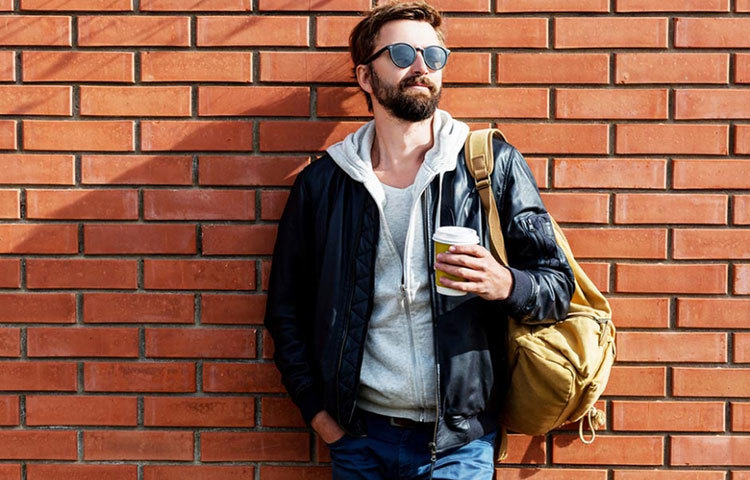 যেসব ছেলেরা তাদের প্রেমিকাকে জীবনের প্রায়োরিটি লিস্টে এক নম্বরে রাখে না, তাদের প্রতি নাকি মেয়েদের এক অদ্ভুত টান থাকে।