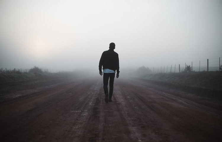 জুলিয়া ক্যামেরন নামের একজন আমেরিকান লেখিকা বলেছেন- ‘ঘর থেকে আমরা সমস্যা নিয়ে বেরই, সমাধান নিয়ে ফিরে আসি।’ কথাটা রূপক হিসেবে ব্যবহৃত হলেও ‘ওয়াক’ করা বা হাঁটা অনেকাংশে স্ট্রেস রিলিফে সাহায্য করে।