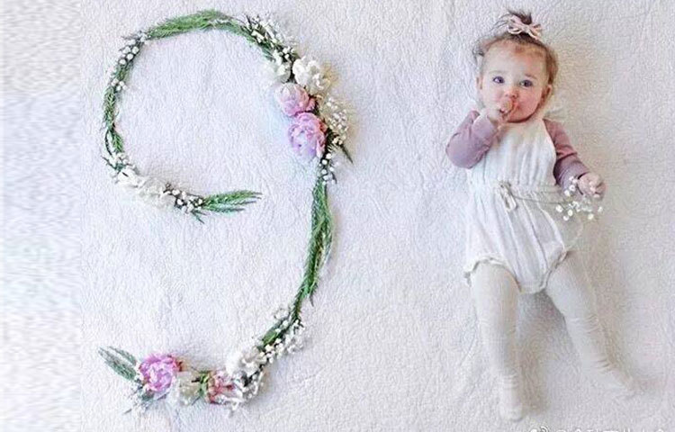 নয় মাসে হবে সব জয়। তাই বুঝি ভাবনায় পড়েছে শিশুটি।