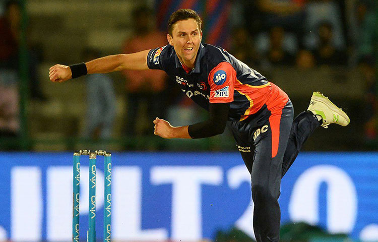 মৌসুমের সেরা ক্যাচ : এই পুরস্কারটি পেয়েছেন কিউয়ি পেসার ট্রেন্ট বোল্ট।