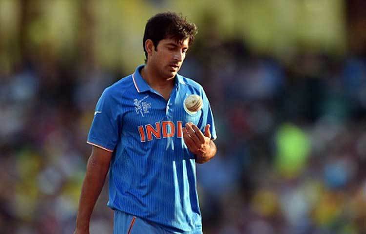 মোহিত শর্মা : কলকাতার বিরুদ্ধে বারিন্দর স্রান তেমন সাফল্য পাননি। ফলে দিল্লির বিরুদ্ধে বাদ পড়ার সম্ভাবনা রয়েছে। সে ক্ষেত্রে দলে আসতে পারেন গত ম্যাচে চোটের জন্য বাইরে থাকা মোহিত শর্মা।