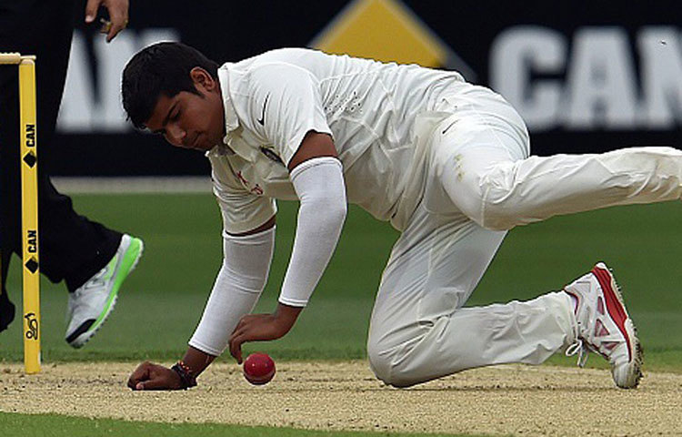 কর্ণ শর্মা : অলরাউন্ডার কর্ণ শর্মা আজকের ম্যাচে সুযোগ পেতে পারেন। বাদ পড়তে পারেন হরভজন সিংহ। ব্যাটের পাশাপাশি তার লেগ ব্রেগ বিপক্ষ শিবিরকে বেগ দিতে পারে।