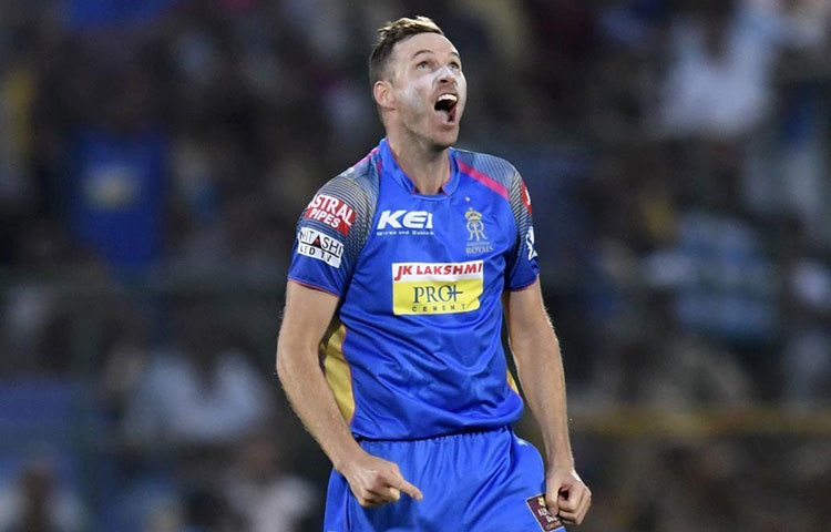 বেন লগলিন : শেষ দুই ম্যাচে গড়ে দু’টি করে উইকেট নিয়েছেন এই পেসার। ফর্মে থাকা লগলিন বাউন্সি পিচে ভয়ঙ্কর হয়ে উঠতে পারেন।