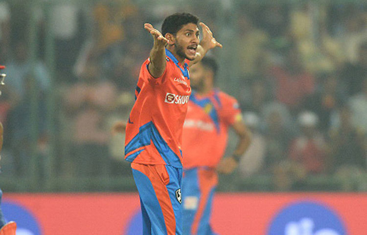 বাসিল থাম্পি : মিডিয়াম পেস বোলার হিসেবে চেন্নাইয়ের বিরুদ্ধে দলে থাকার সম্ভাবনা রয়েছে। খালিল আহমেদের বদলে দলে আসতে পারেন।