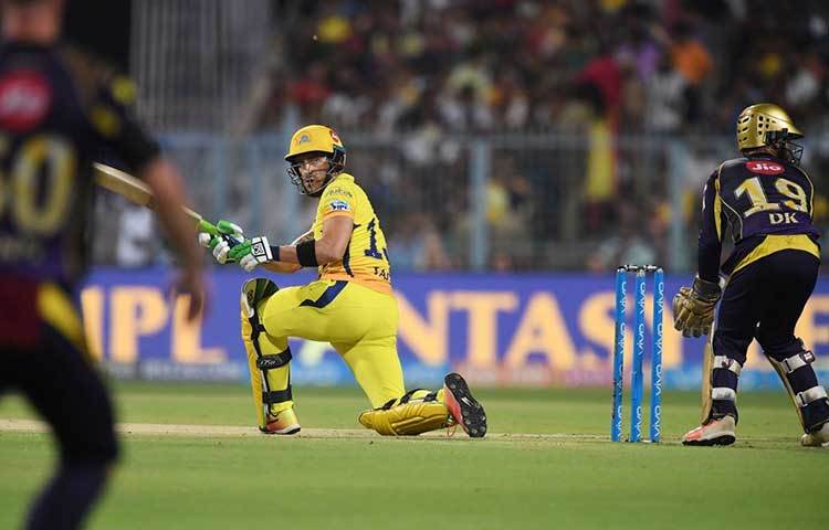 টস : টিয়েন্টির সেই প্রাচীনকাল থেকেই টসে জেতা দল সুবিধা পেয়ে আসছে। ইডেনে টসে জেতায় প্রথমেই খানিকটা এগিয়ে যায় নাইট রাইডার্স।