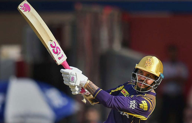 সুনীল নারাইন : গত ম্যাচে তার ক্যামিও নাইটদের জয়কে সহজ করেছে। বল হাতেও ভেল্কি দেখিয়েছেন নারাইন।