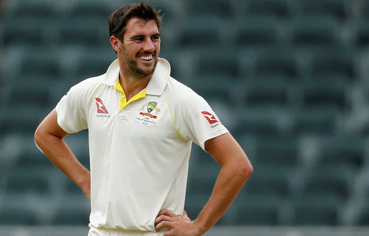 প্যাট কামিন্স : প্রায় সাড়ে পাঁচ কোটি টাকায় অজি পেসারকে কেনে মুম্বই ইন্ডিয়ান্স। তিনিও চোটের জন্য টুর্নামেন্ট শুরুর আগেই ছিটকে যান। তার বদলে কিউয়ি পেসার অ্যাডাম মিলনেকে দলে নেয় মুম্বাই।