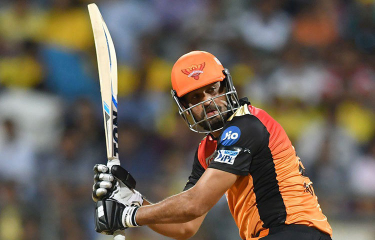 ইউসুফ পাঠান : টি-টোয়েন্টি ম্যাচে বিশ্বের অন্যতম ভয়ঙ্কর ব্যাটসম্যান। তবে ধারাবাহিকতা নিয়ে সমস্যা সব সময়েই রয়েছে। ফর্মে থাকলে বিপক্ষের বড় ত্রাস। বল হাতেও কার্যকর ভূমিকা নিতে পারেন।