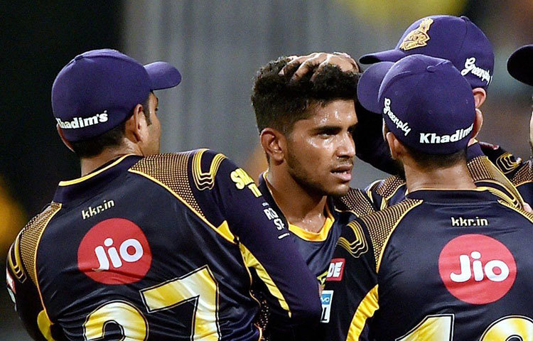 মাভি ফ্যাক্টও : ৩ ওভারে মাত্র ২১ রান দেন তরুণ এই পেসার। গোটা স্পেলে একটি বাউন্ডারি এবং একটি ওভার বাউন্ডারি হজম করেন তিনি। দুই দলের পেসারদের মধ্যে তিনিই ছিলেন সেরা।