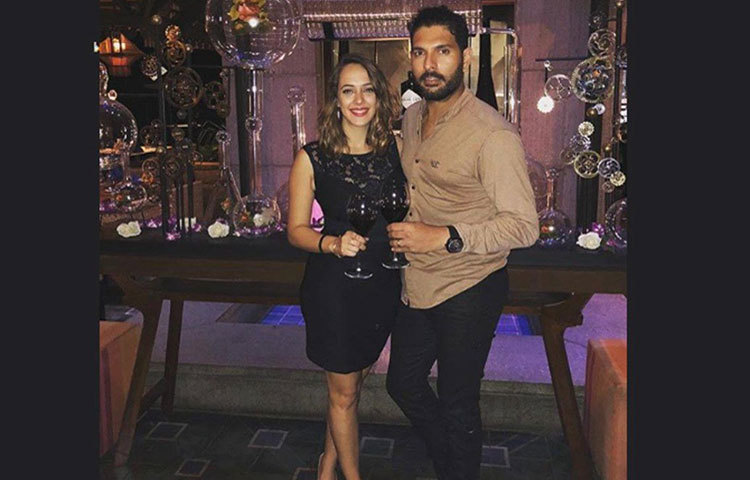 যুবরাজ সিং-হেজেল কিচ : এই মরসুমে যুবরাজের থেকে যতটা প্রত্যাশা ছিল তা তিনি দিতে পারেননি। তবে তার জন্য গ্যালারির আসনে সব সময়ই হেজেল কিচকে উপস্থিত থাকতে দেখা যায়।