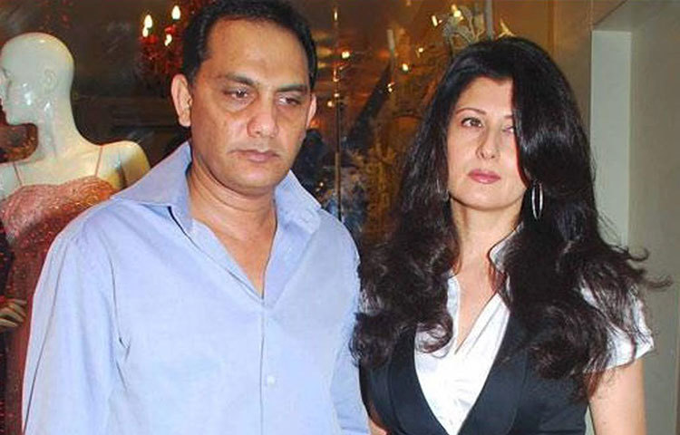 মহম্মদ আজহারউদ্দিন-সঙ্গীতা বিজলানি : বলিউড সুন্দরী সঙ্গীতা বিজলানিকে বিয়ে করার জন্য প্রথম স্ত্রীর সঙ্গে সম্পর্ক ছেদ করেন ভারতের প্রাক্তন অধিনায়ক মহম্মদ আজহারউদ্দিন। ১৪ বছরের সম্পর্কের পর ২০১০-এ তাদের বিচ্ছেদ হয় তাদের।