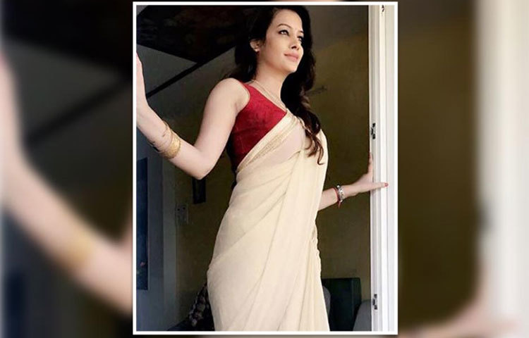 এই সুন্দরীর নাম দীক্ষা পন্থ। তিনি দক্ষিণ ভারতের প্রথম সারির অভিনেত্রী ও মডেল।