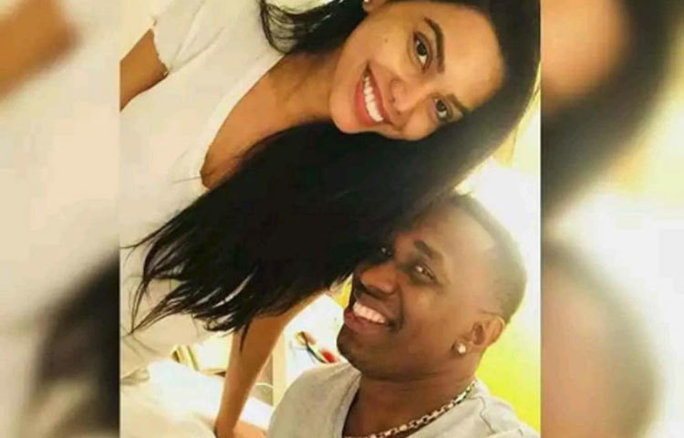 সম্প্রতি ইনস্টাগ্রামে ব্রাভোর সঙ্গে সেলফি পোস্ট করেছেন নাতাশা। তবে সেখানে ব্রাভোকে ভাল বন্ধু বলেই উল্লেখ করেছেন তিনি।