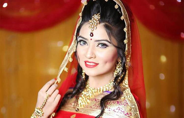 ঈশিকা খান, তরুণ প্রজন্মের এই অভিনেত্রী তার অভিনয় প্রতিভার স্বাক্ষর রেখেনে।