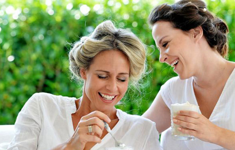 ঢিলেঢালা পোশাক : খুব টাইট জিন্স বা কোমরের বেল্ট বেশি টাইট করে বাঁধবেন না। কারণ টাইট বেল্ট পেটে চাপ দেয়, যার ফলে টক ঢেকুর উঠতে পারে। কাজেই একটু আরামদায়ক বা একটু ঢিলে কাপড়-চোপড় পরাই ভালো।