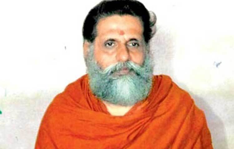 স্বামী গঙ্গেশানন্দ : ধর্ষণের চেষ্টা করায় কেরলের তিরুঅনন্তপুরমে স্বামী গঙ্গেশানন্দ ওরফে হরি স্বামীর যৌনাঙ্গ কেটে নিয়েছিলেন এক তরুণী। ওই তরুণীর অভিযোগ ছিল, সাত বছর ধরে লাগাতার ওই স্বঘোষিত ধর্মগুরুর ধর্ষণের শিকার হতে হয়েছিল তাকে। হরি স্বামী নিজেকে কোল্লমের চাত্তাম্বি স্বামী আশ্রমের আবাসিক বলে দাবি করেছিলেন, যদিও পরে পুলিশ জানিয়েছে ওই আশ্রমের সঙ্গে তার কোনও সম্পর্কই ছিল না।