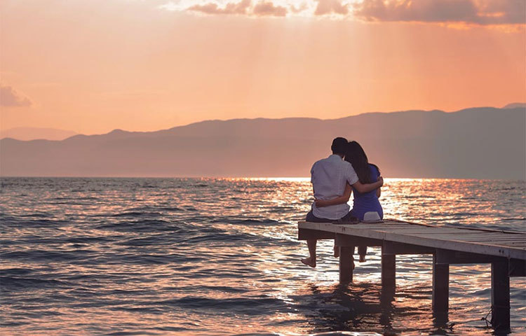 তার পছন্দ, অপছন্দের প্রতি সদা যত্ন রাখুন। নিজেদের ভাল লাগা, খারাপ লাগার বিষয়গুলো শেয়ার করুন একসঙ্গে।