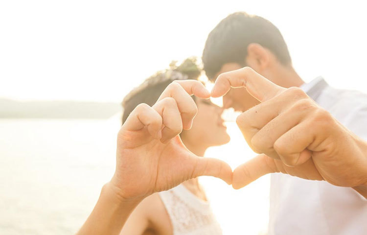 মেয়েরা আত্মবিশ্বাসী পুরুষদের পছন্দ করে। পাশাপাশি ব্যক্তিত্ববান হতে হবে।