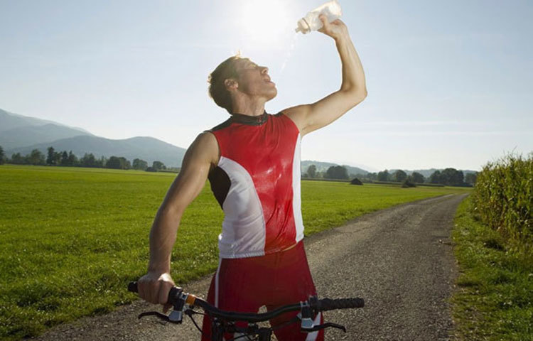 পেটে ব্যথার সঙ্গে পেশিতে টানও ধরে অনেকের।