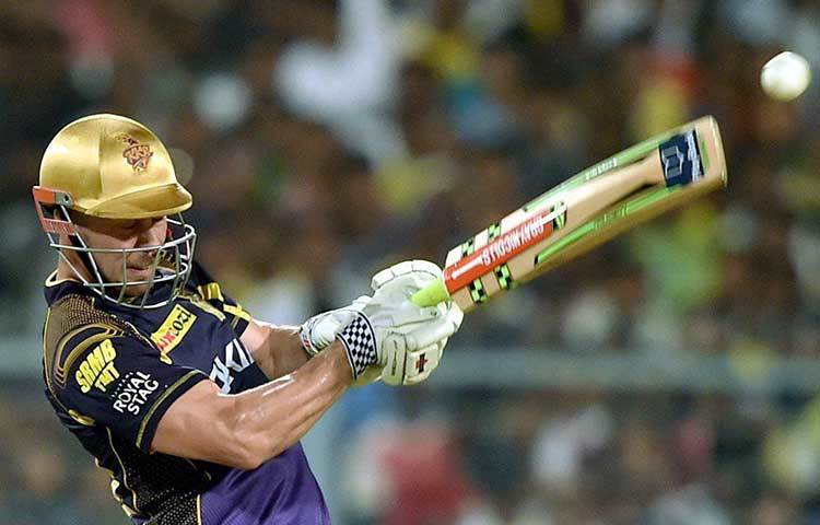 নাইটদের হেলমেটের কালো রং মা কালীর শক্তির কথা মাথায় রেখে তৈরি। সোনালি রং যুদ্ধজয়ের প্রতীক হিসাবে ধরা হয়েছে।