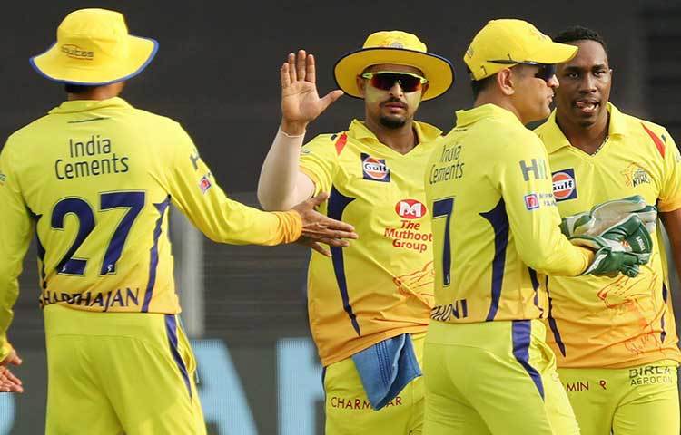 দিল্লি বনাম চেন্নাই : শুক্রবার দিল্লিতে ঘরের মাঠে চেন্নাইয়ের মুখোমুখি হচ্ছেন শ্রেয়াস আইয়াররা। টুর্নামেন্ট থেকে আগেই বিদায় নেওয়ায় দিল্লি জিতলে প্লেঅফ পরিস্থিতির কোনও পরিবর্তন হবে না। চেন্নাই জিতলে প্রথম দুই দলের অন্যতম হিসাবে প্লেঅফে যাওয়া নিশ্চিত করবে চেন্নাই। তবে দিল্লি জিতলে প্রথম দুই দলের অন্যতম হয়ে চেন্নাইয়ের প্লেঅফে যাওয়া ধাক্কা খাবে।