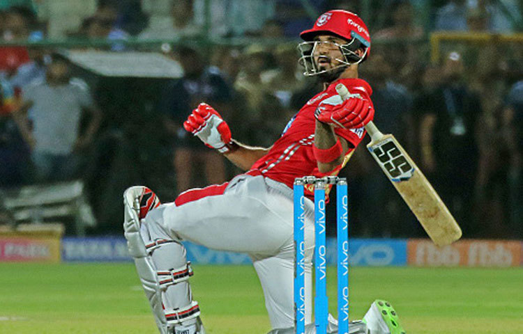 দ্রুততম পঞ্চাশের রেকর্ড রয়েছে কেএল রাহুলের দখলে। মাত্র ১৪ বলে ৫০ রান করেছেন তিনি। এটা ভাঙা কোহলির পক্ষে বেশ কঠিন।