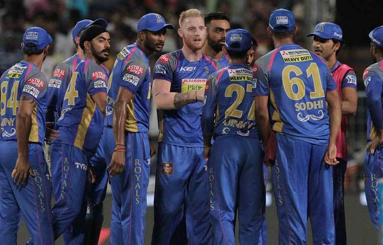 রাজস্থান বনাম বেঙ্গালুরু : বৃহস্পতিবারের ম্যাচে বেঙ্গালুরু হেরে গেলে তাদের কাছে এই ম্যাচের আর গুরুত্ব থাকবে না। তবে জিতলে প্লেঅফের নক আউট ম্যাচ হতে পারে শনিবার বিকেলের এই ম্যাচ। সে ক্ষেত্রে যে দল জিতবে তারাই প্লেঅফে খেলবে। রাজস্থানের ক্ষেত্রে এই ম্যাচ অবশ্য মাস্ট উইন।