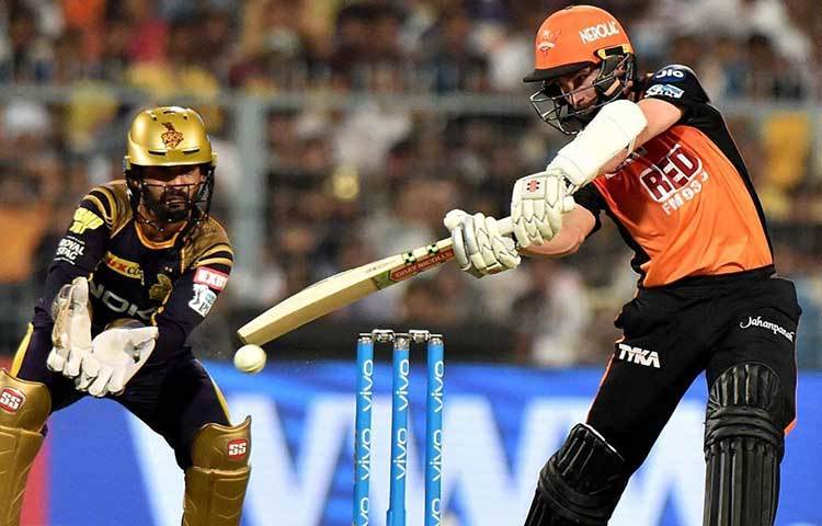 কুল উইলিয়ামসন : রান তাড়া করতে নেমে উইকেট হারিয়ে সামান্য চাপে পড়া দলকে ভরসা জুগিয়েছে ক্যাপ্টেন উইলিয়ামসনের ব্যাট। তার হাফ সেঞ্চুরি দলকে জেতাতে বড় ভূমিকা নেয়।