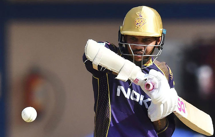 সুনীল নারাইন : কেকেআরের এই ক্যারিবিয়ান অলরাউন্ডারটি আইপিএলে চমক তৈরি করে দিয়েছেন। বোলার হিসেবে নারাইনের কোনও তুলনা হয় না। এবার ব্যাটসম্যান হিসেবেও নিজেকে মেলে ধরেছেন।