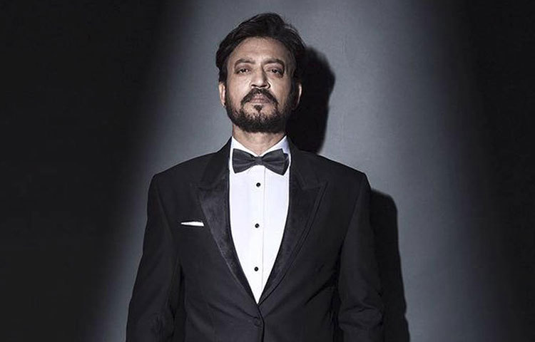 ইরফান খান : অভিনয় দক্ষতায় বলিউড থেকে হলিউড, সর্বত্রই ঝড় তুলেছেন ইরফান। কিন্তু বলিউডে পা রাখার আগে টিউশনে এক এক জন ছাত্রের থেকে মাত্র ২৫ টাকা করে নিতেন ইরফান।