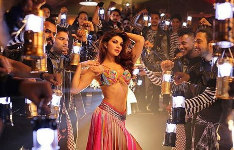 জ্যাকলিন ফার্নান্ডেজ একটি আইটেম গানের জন্য নিয়েছেন ৩ কোটি টাকা।