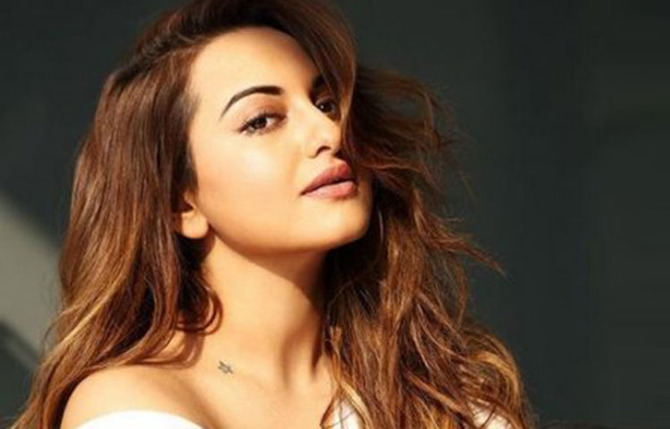 পার্টি অল নাইটে স্পেশাল অ্যাপিয়ারেন্সের জন্য সোনাক্ষী নিয়েছেন ৬ কোটি টাকা।