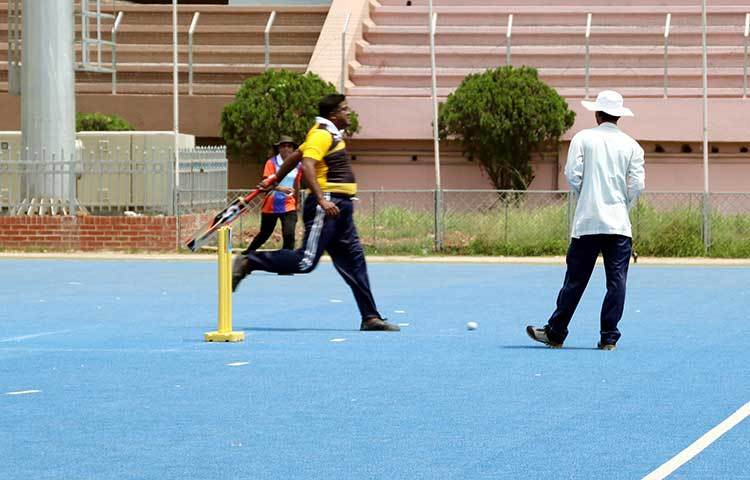 দলের অধিনায়ক ও প্রধান প্রতিবেদক মনিরুজ্জামান উজ্জ্বল বরাবরের মতো অনবদ্য ব্যাটিং ও বোলিং করেছেন। ছবি : বিপ্লব দিক্ষিৎ
