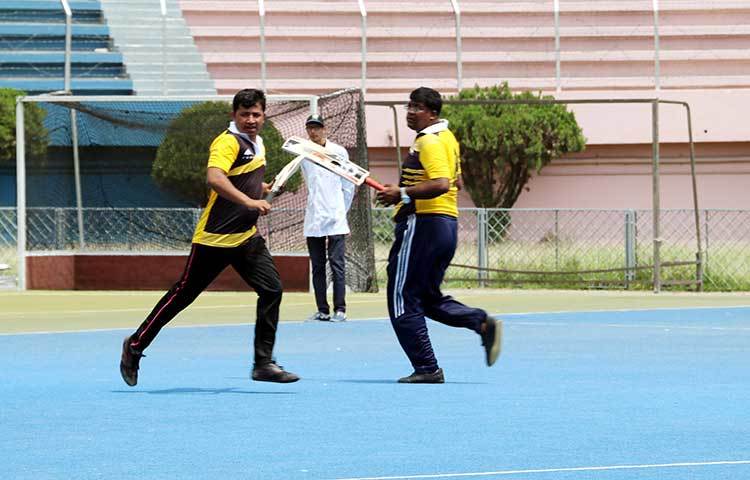ডেইলি স্টারকে ১৭ রানে হারিয়ে কোয়ার্টার ফাইনালে ওঠে অনলাইন নিউজ পোর্টাল জাগোনিউজ২৪.কম। ছবি : বিপ্লব দিক্ষিৎ