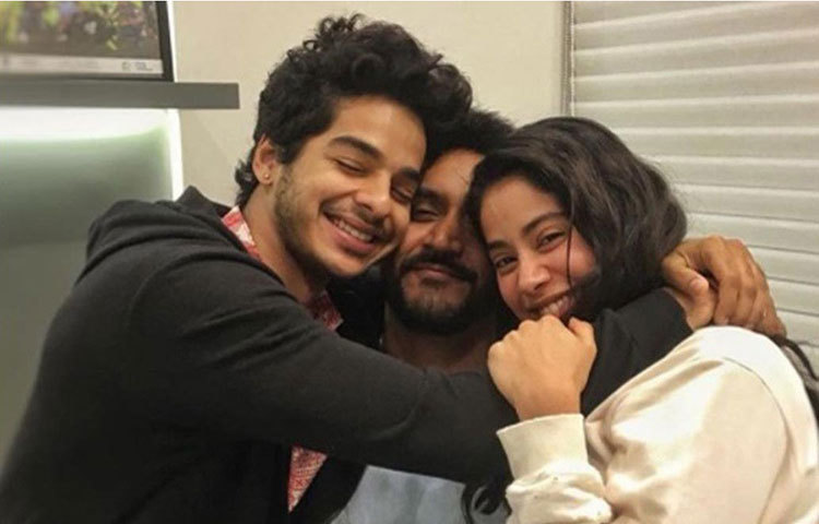 এই ছবিটি মঙ্গলবার শেয়ার করেছেন জাহ্নবী। ক্যাপশনে লিখেছেন ‘হোম’ অর্থাৎ বাড়ি। ইন্ডাস্ট্রি সূত্রে খবর, পরিচালক শশাঙ্ক খৈতান ইতিমধ্যেই শুটিং শেষ করেছেন ‘ধড়ক’-এর। আগামী ২০ জুলাই ছবি মুক্তির পাবে।