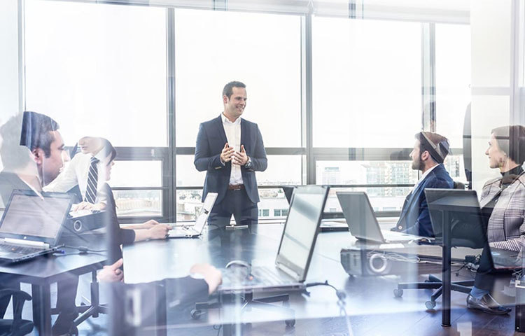 আপনার কাজের ধরন যদি আপনার বসের ভাল লেগে যায়, তবে আপনার সঙ্গে তার একটি সুসম্পর্ক গড়ে ওঠে। সুতরাং, আপনারও কাজের প্রতি একটা ইতিবাচক মানসিকতা গড়ে ওঠে।