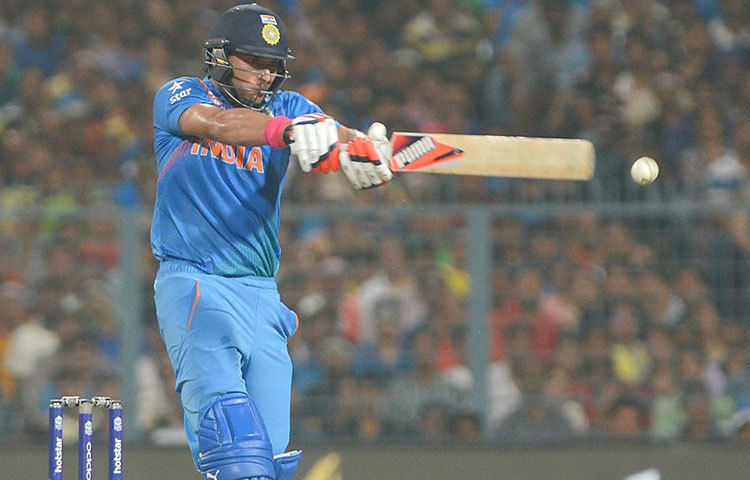 যুবরাজ সিং : আইপিএলে আড়াই হাজারের বেশি রান করা এই বাঁহাতি আমাদের দলের দ্বাদশ ব্যক্তি। ব্যাট তো বটেই বল হাতেও ম্যাচ উইনার যুবরাজ।