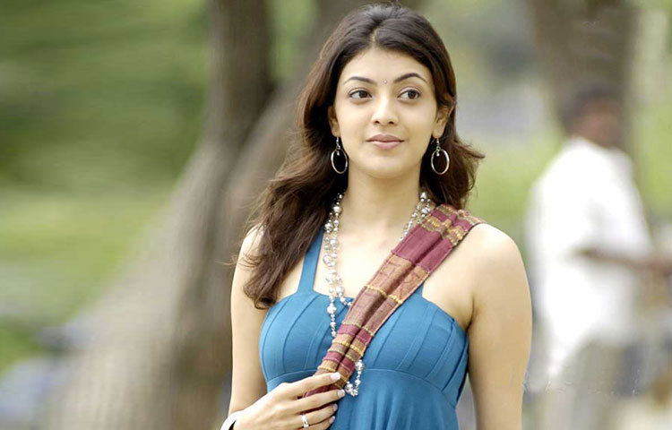 ‘মাগাধীরা’ ছবির জন্য তিনি শ্রেষ্ঠ তেলুগু অভিনেত্রীর জন্যে ফিল্মফেয়ার পুরস্কারে মনোনীত হন।