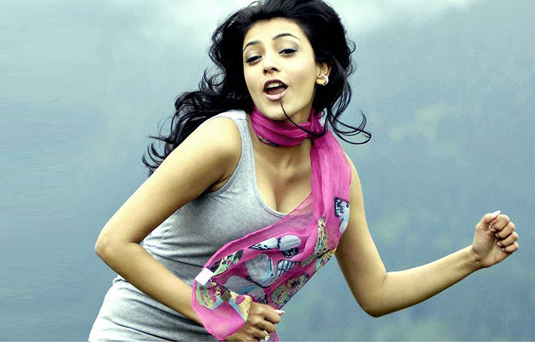 তিনি বলিউডে প্রত্যাবর্তন করেন ‘সিংঘাম’ চলচ্চিত্ররে মাধ্যমে। যা ছিলো ব্লকবাস্টার।