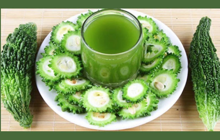 করলার মধ্যে রয়েছে পলিপেপটাইড বি, ভিসিন এবং ক্যারাটিন। প্রতিদিনের ডায়েটে করলার জুস রাখলে উচ্চরক্তচাপ কমে। রক্তে শর্করার পরিমাণও নিয়ন্ত্রণে থাকে।