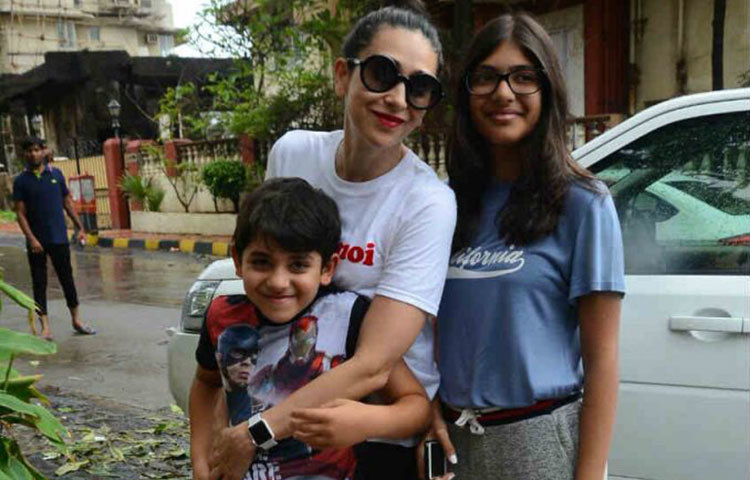 কিয়ান এবং সামাইরার সঙ্গে কারিশমা কাপুর।